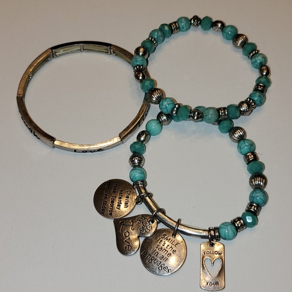 Charm bracelets stretch